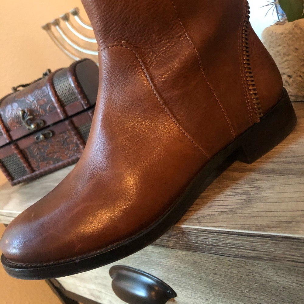 Ladies boots